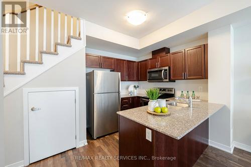 205 - 1460 Whites Road, Pickering, ON - Indoor Photo Showing Kitchen