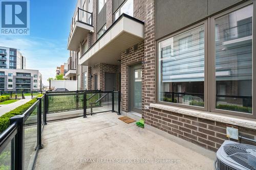 205 - 1460 Whites Road, Pickering, ON - Outdoor