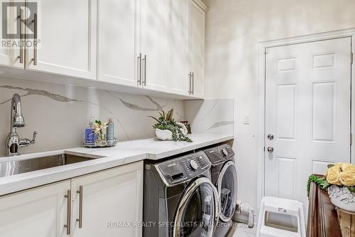 119 Belfry Drive, Bradford West Gwillimbury, ON - Indoor Photo Showing Laundry Room