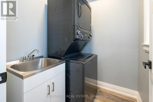 6 Oneida Crescent, Tiny, ON - Indoor Photo Showing Laundry Room