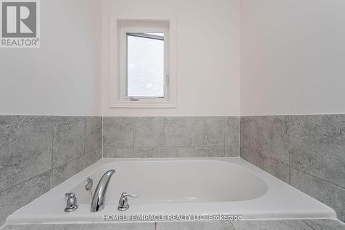 6 Aspen Hills Road, Brampton, ON - Indoor Photo Showing Bathroom