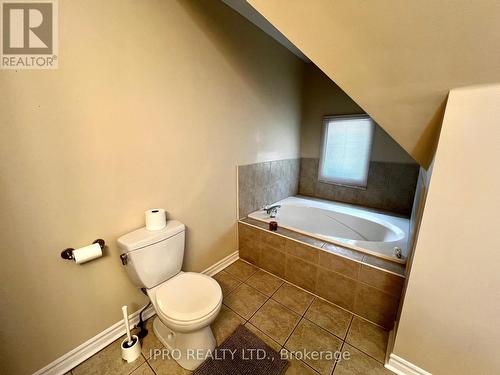 14 - 800 Dundas Street W, Mississauga, ON - Indoor Photo Showing Bathroom