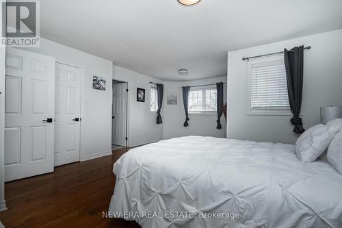 5380 Floral Hill Crescent, Mississauga, ON - Indoor Photo Showing Bedroom