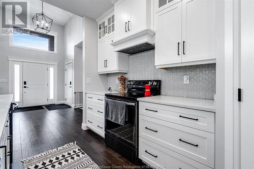 22 Olive Drive, Leamington, ON - Indoor Photo Showing Kitchen