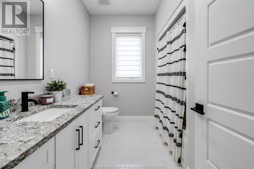 22 Olive Drive, Leamington, ON - Indoor Photo Showing Bathroom