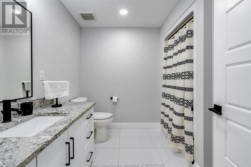 22 Olive Drive, Leamington, ON - Indoor Photo Showing Bathroom