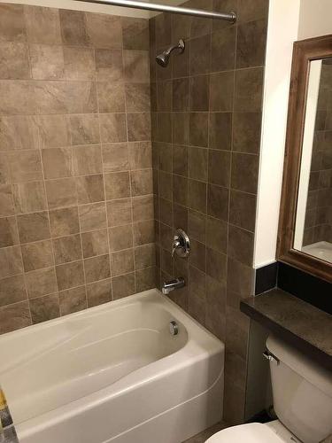 1214 - 7495 Columbia Avenue, Radium Hot Springs, BC - Indoor Photo Showing Bathroom