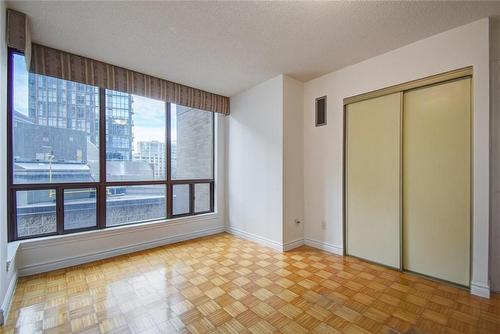 40 Scollard Street|Unit #404, Toronto, ON - Indoor Photo Showing Other Room