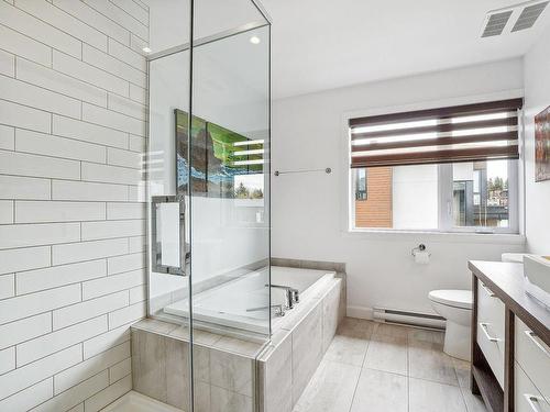Bathroom - 425 Rue Des Groseilliers, Otterburn Park, QC - Indoor Photo Showing Bathroom