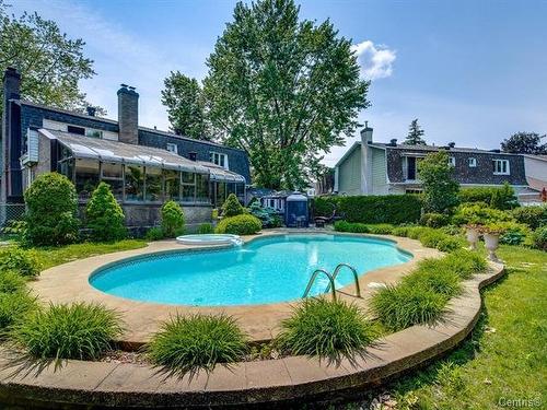 Piscine - 19 Rue St-Judes, Laval (Chomedey), QC - Outdoor With In Ground Pool