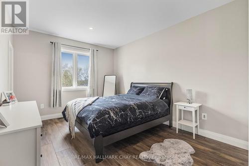 74 Ritchie Crescent, Springwater, ON - Indoor Photo Showing Bedroom