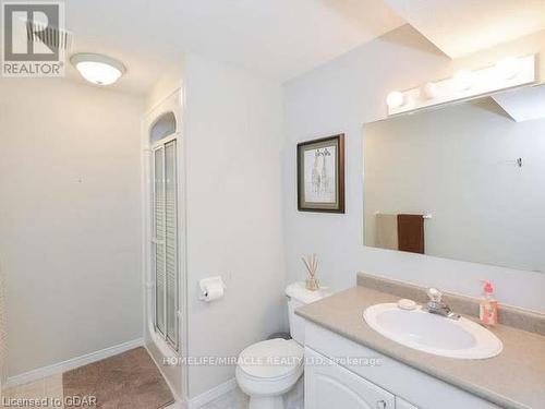 8 Fletcher Court, Guelph, ON - Indoor Photo Showing Bathroom