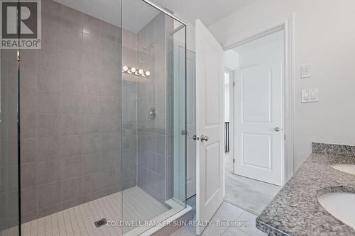 414 Rivertrail Avenue, Kitchener, ON - Indoor Photo Showing Bathroom