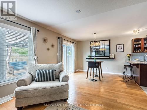 15 Savannah Ridge Drive, Brant, ON - Indoor Photo Showing Living Room