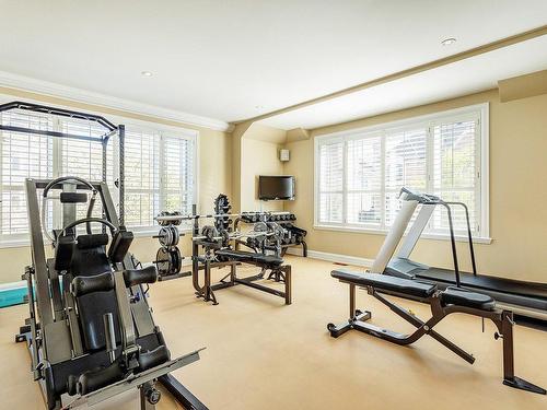 Exercise room - 3745 Rue Joseph-Doutre, Montréal (Saint-Laurent), QC - Indoor Photo Showing Gym Room