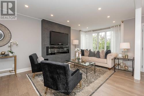 462 Rathburn Road, Toronto, ON - Indoor Photo Showing Living Room