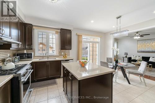 8 Constance Street, Brampton, ON - Indoor Photo Showing Kitchen With Upgraded Kitchen
