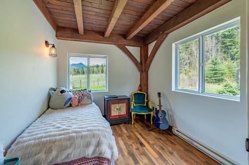 2042 Blaeberry Road, Golden, BC - Indoor Photo Showing Bedroom