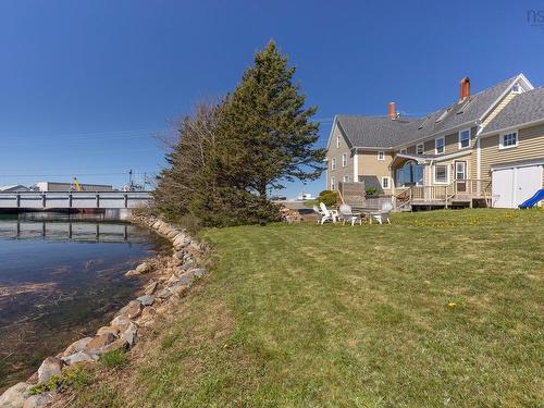 9080 Highway 1, Meteghan River, NS 