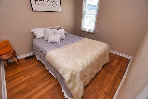 373 Upper Wentworth Street, Hamilton, ON - Indoor Photo Showing Bedroom