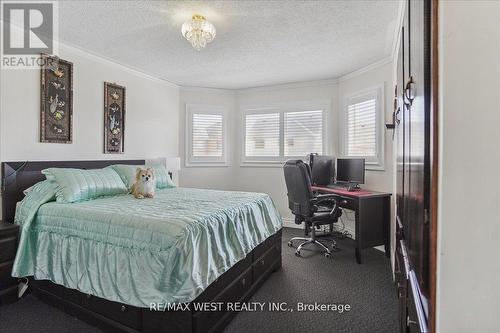 1132 Timberland Crescent, Oshawa, ON - Indoor Photo Showing Bedroom