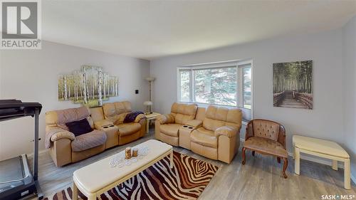 3348 Woodhams Drive E, Regina, SK - Indoor Photo Showing Living Room