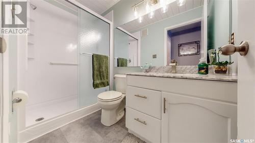 3348 Woodhams Drive E, Regina, SK - Indoor Photo Showing Bathroom