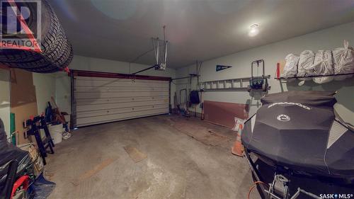 3348 Woodhams Drive E, Regina, SK - Indoor Photo Showing Garage