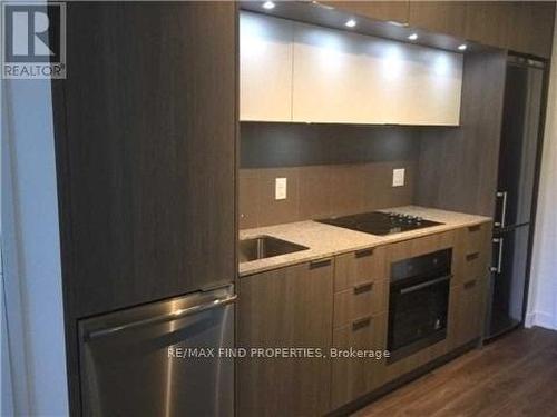 531 - 55 Regent Park Boulevard, Toronto, ON - Indoor Photo Showing Kitchen With Upgraded Kitchen