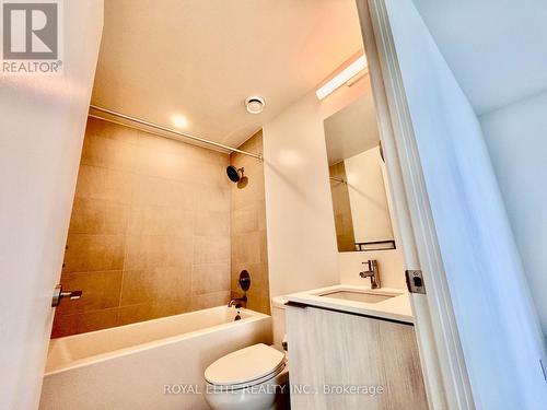 1610 - 1000 Portage Parkway, Vaughan, ON - Indoor Photo Showing Bathroom