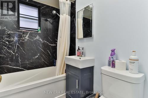 501 Palmerston Boulevard, Toronto, ON - Indoor Photo Showing Bathroom