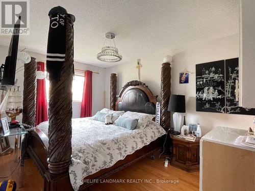 14 Crompton Drive, Barrie, ON - Indoor Photo Showing Bedroom