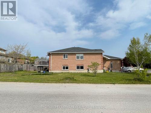 14 Crompton Drive, Barrie (Little Lake), ON - Outdoor