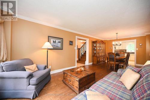 7262 Windrush Court, Mississauga, ON - Indoor Photo Showing Living Room