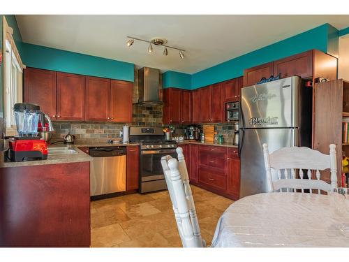 3832 Woodland Drive, Trail, BC - Indoor Photo Showing Kitchen