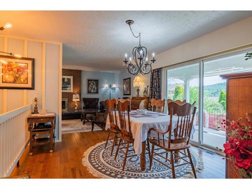 3832 Woodland Drive, Trail, BC - Indoor Photo Showing Dining Room