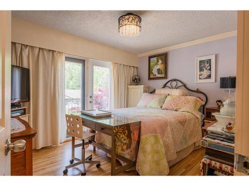 3832 Woodland Drive, Trail, BC - Indoor Photo Showing Bedroom