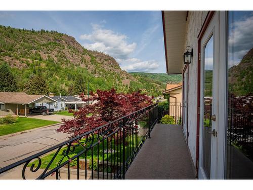 3832 Woodland Drive, Trail, BC - Outdoor