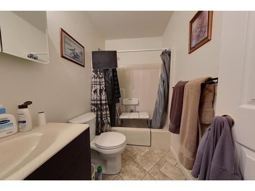 4 - 2504 12Th Street N, Cranbrook, BC - Indoor Photo Showing Bathroom