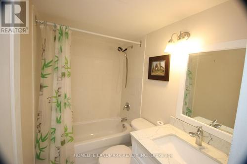408 - 260 Seneca Hill Drive, Toronto, ON - Indoor Photo Showing Bathroom