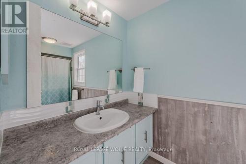 337 Beechlawn Drive, Waterloo, ON - Indoor Photo Showing Bathroom