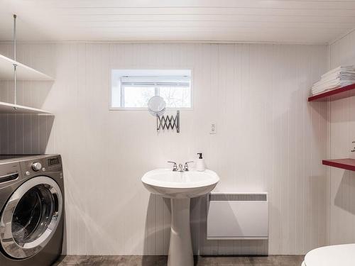 Bathroom - 31 Rue Des Sapins, Austin, QC - Indoor Photo Showing Laundry Room