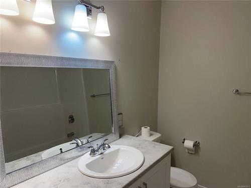 9595 Scott St, Port Hardy, BC - Indoor Photo Showing Bathroom