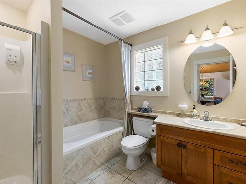 122-1080 Resort Dr, Parksville, BC - Indoor Photo Showing Bathroom
