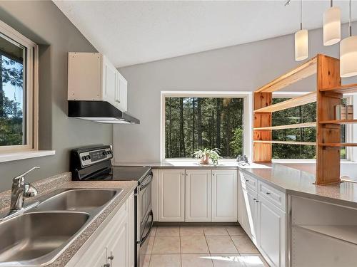 5497 East Sooke Rd, Sooke, BC - Indoor Photo Showing Kitchen With Double Sink