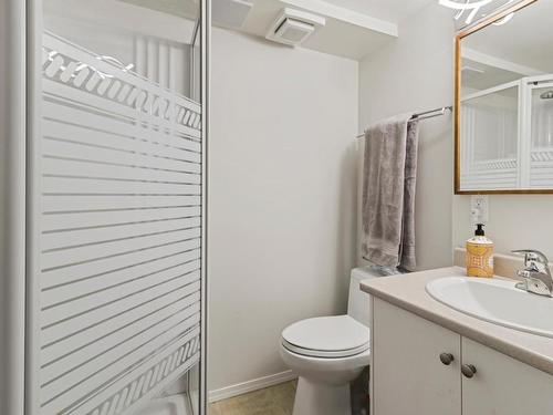 51-800 Valhalla Drive, Kamloops, BC - Indoor Photo Showing Bathroom