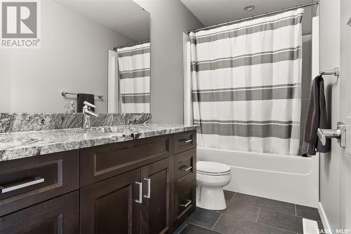 3933 Sandhill Crescent, Regina, SK - Indoor Photo Showing Bathroom