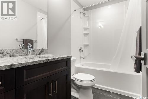 3933 Sandhill Crescent, Regina, SK - Indoor Photo Showing Bathroom