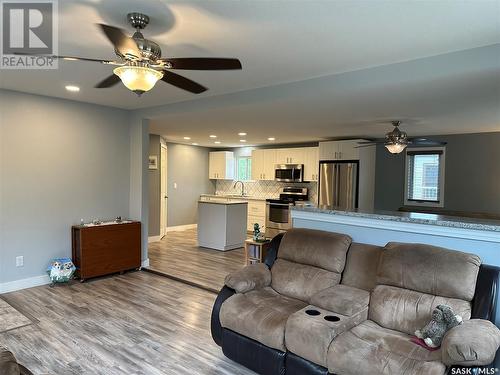 101 Deer Trail, Buffalo Pound Lake, SK - Indoor Photo Showing Living Room