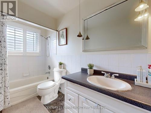 591 Dogwood Lane, Waterloo, ON - Indoor Photo Showing Bathroom